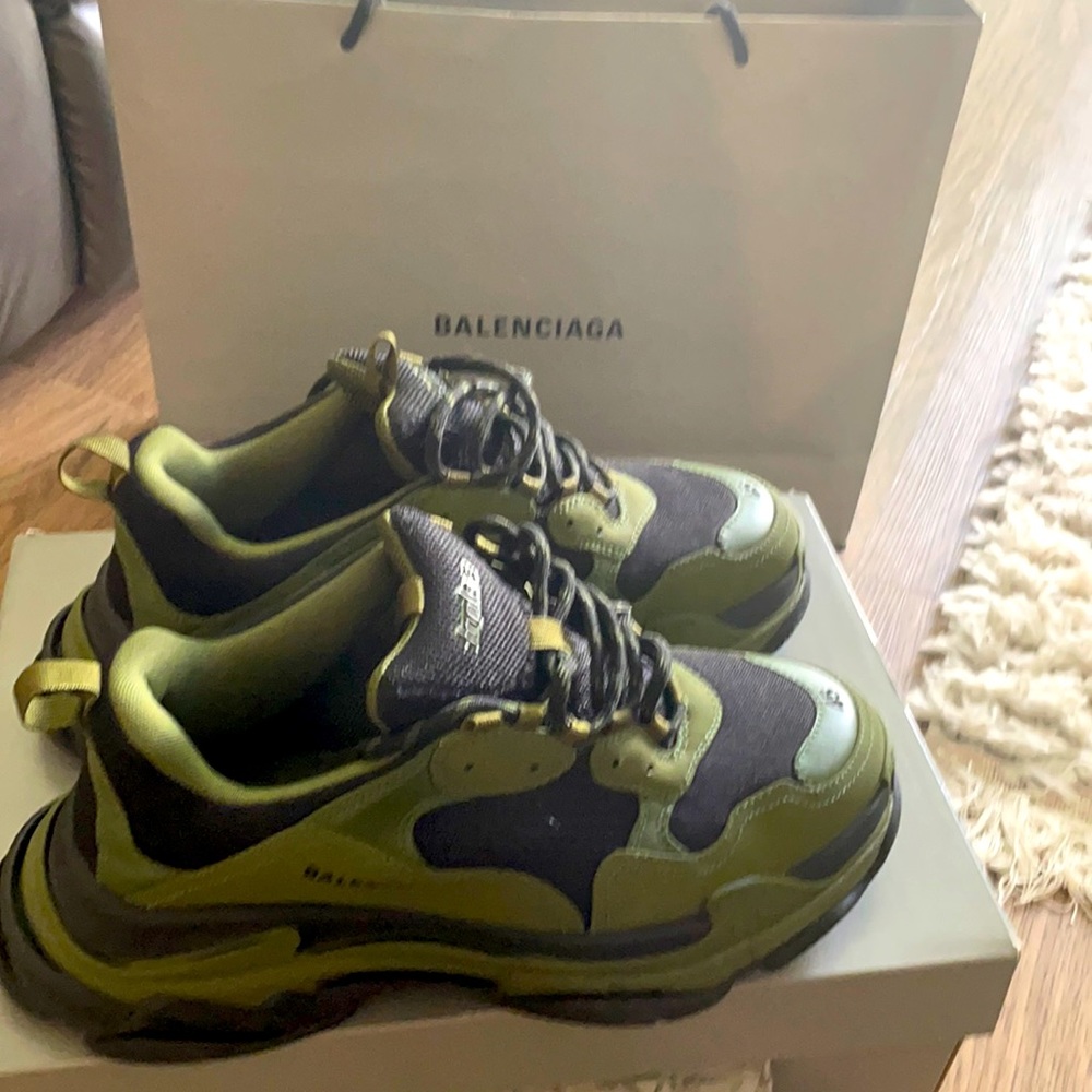 SZ 12 Men Balenciaga shoes with receipt like new - Picture 1 of 3